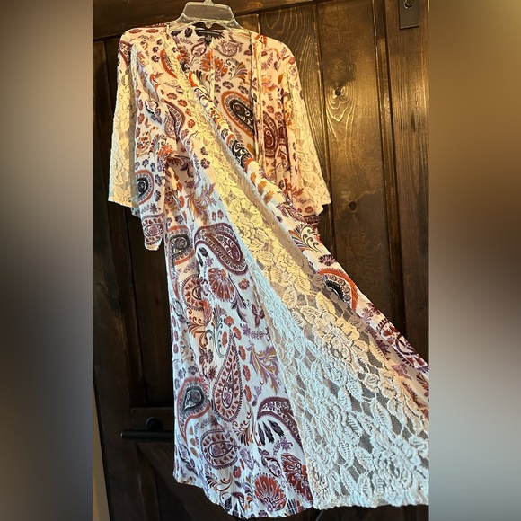 American Eagle Outfitters Kimono - Picture 2 of 7